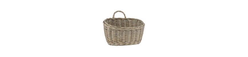 Wicker baskets, baskets, wooden molds